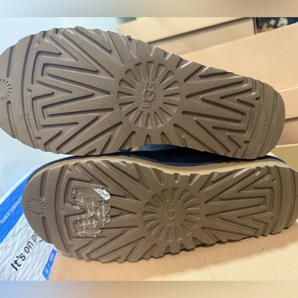 UGG BAILEY BOW II Womens Boots navy size 7 US - Picture 5 of 6